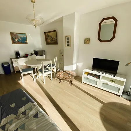 En Plein Coeur Du Parc Paysager Des Sablettes Apartament *